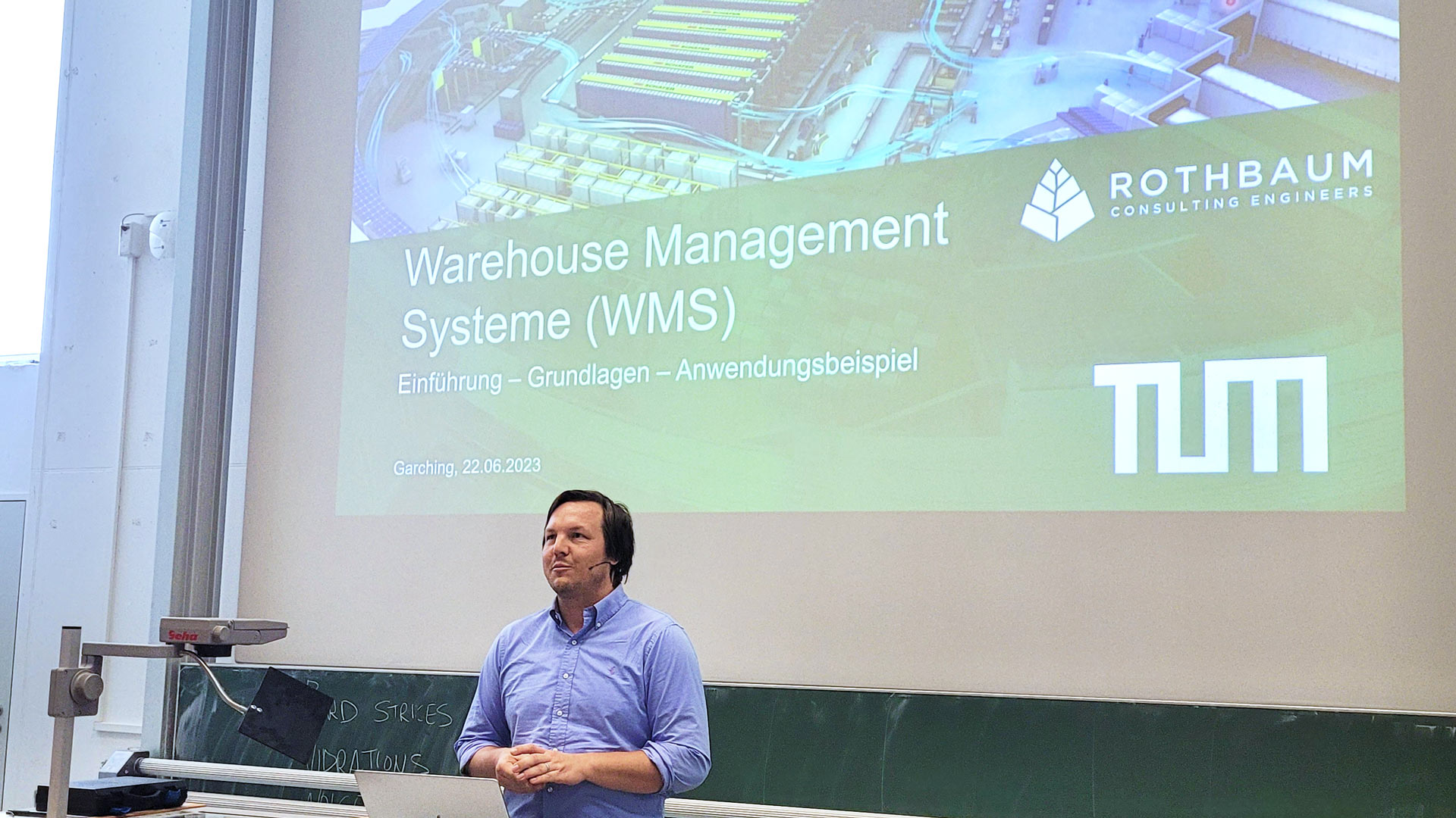 Am 22. Juni hielt Philipp Carl einen Gastvortrag zu Warehouse Management Systemen (WMS) an der Technischen Universität München (TU München bzw. TUM). Der Vortrag fand im Rahmen der Vorlesung "Planung technischer Logistiksysteme" des Leerstuhls "Fördertechnik Materialfluss Logistik (fml)" statt.